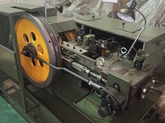 Пробный видеозапись стальной шары холодной машинки, изготавливающей 4 мм стальной шары